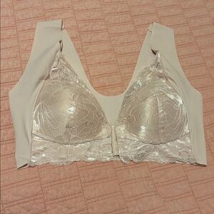 Chic Lace Bralette in Soft Pink 36A